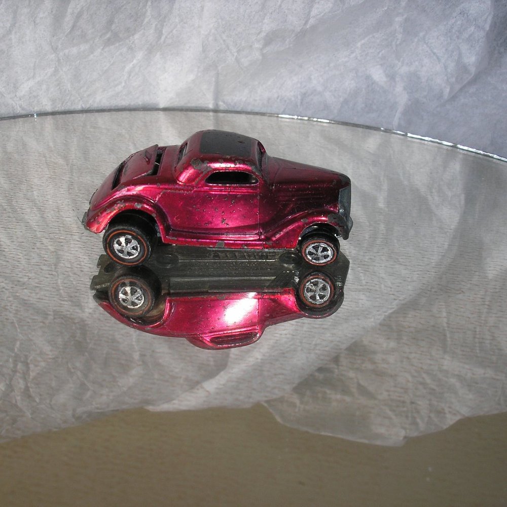 Hot Wheels Redline Classic 36 Ford Coupe (1969) Rose!!